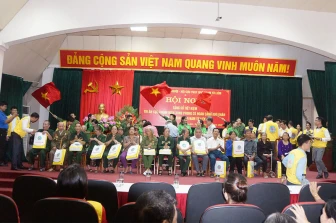 Album-Tinh-Nguoi-tri-an-cuu-thanh-nien-xung-phong-tai-quan-Nam-Tu-Liem-thanh-pho-Ha-Noi-ngay-01102020